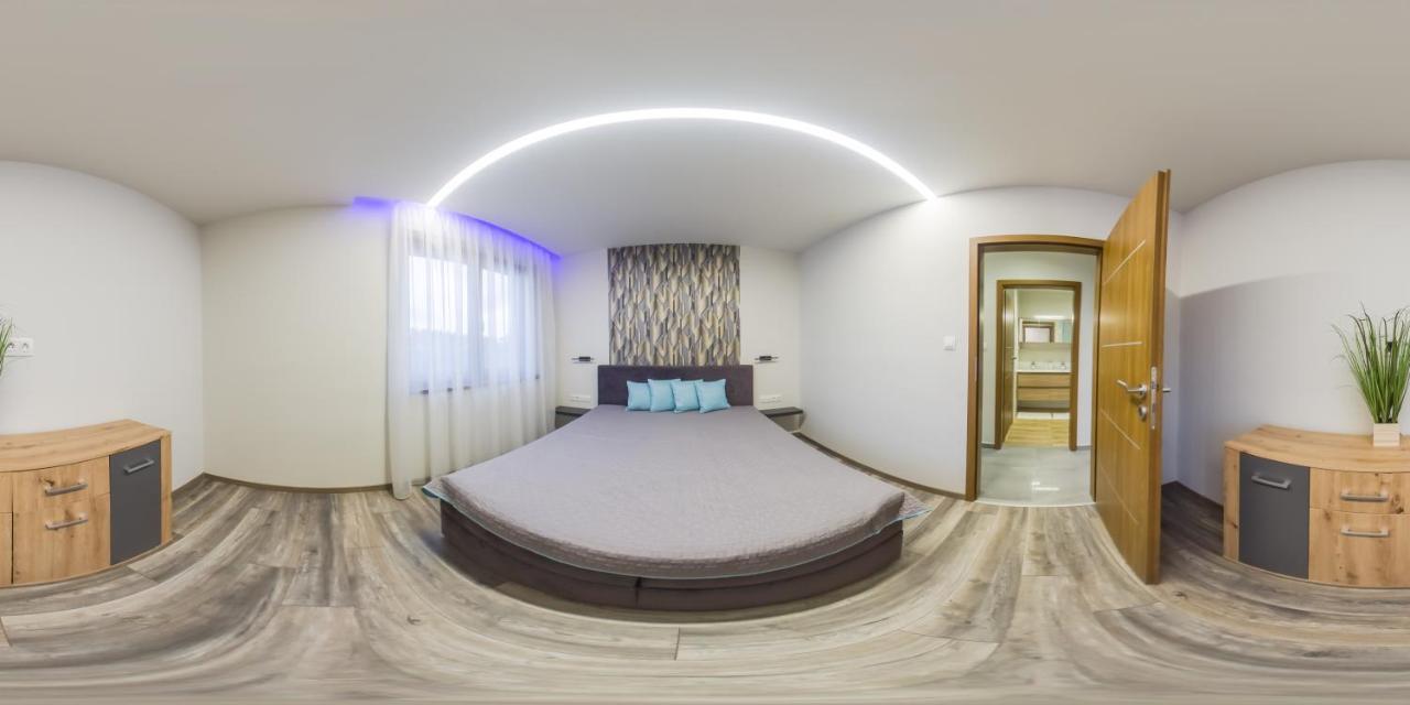 Gamma Apartmanok Es Jakuzzi Мишкольц Экстерьер фото