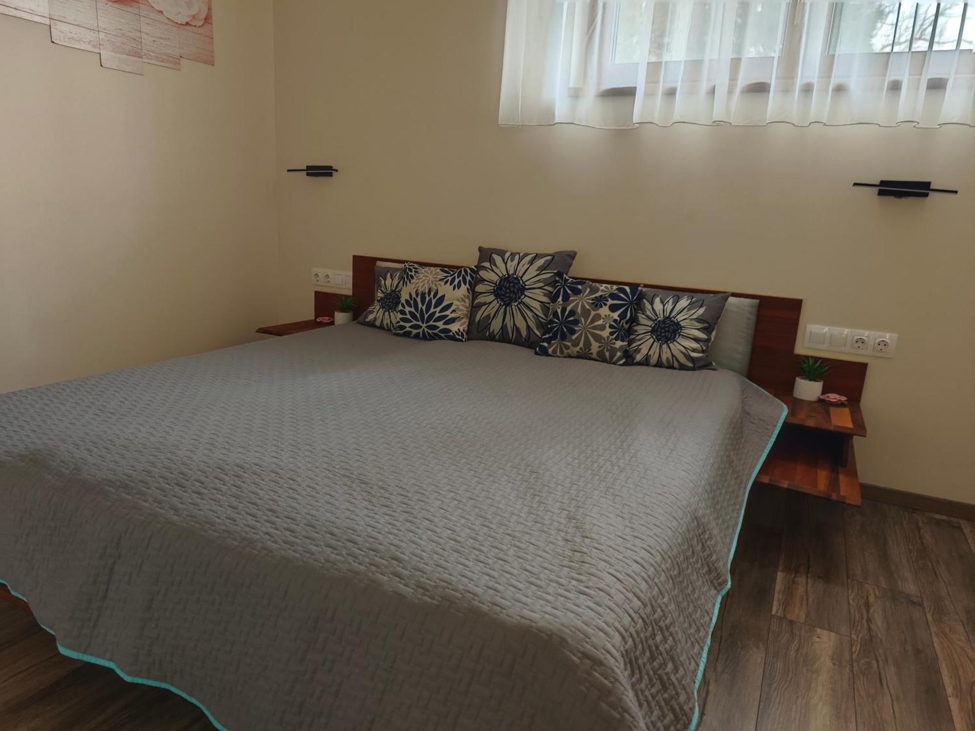 Gamma Apartmanok Es Jakuzzi Мишкольц Номер фото